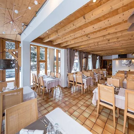 Logis Gai Soleil Отель
